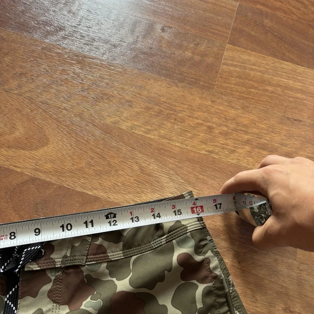 American Eagle Mens Small Green Camo Board Shorts Swim Trunks Lined Cargo Pocket